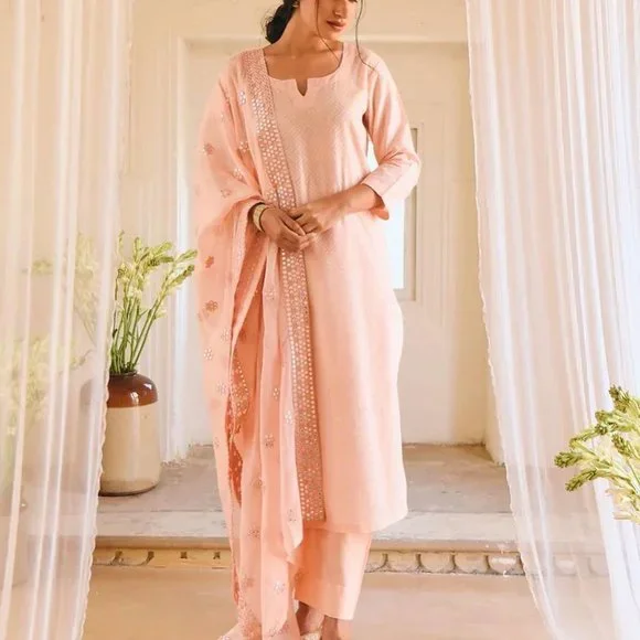 BEAUTIFUL GEORGETTE DESIGNER KURTA PANT AND DUPATTA SET SEQUENCE EMBROIDERY WORK - Picture 2 of 9